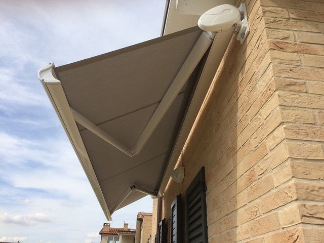 Tenda da sole a bracci Tempotest New 8000 BOX (cassonetto a scomparsa)